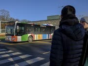 Ein Bus am Dienstag im Zentrum von Luxemburg - bald ist seine Benützung kostenlos. (Bild: Keystone/EPA/JULIEN WARNAND)