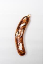 Die St.Galler Bratwurst als Christbaumschmuck. (Bild: Urs Bucher)