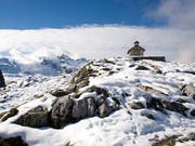 -36,5 Grad kalt war es am Mittwochmorgen auf der Glattalp zuhinterst im Muotathal SZ. (Bild: KEYSTONE/SIGI TISCHLER)