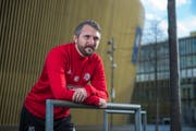 Blick in Richtung Kanada: Noch-Assistenztrainer des FC Luzern Michael Silberbauer. (Bild: Dominik Wunderli (Luzern, 11. Dezember 2018))