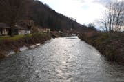 Blick auf die Sarneraa flussaufwärts unterhalb der ARA Alpnach. (Bild: Franziska Herger (11. Dezember 2018))
