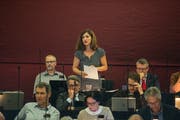 Kantonsrätin und SP-Fraktionschefin Ylfete Fanaj spricht im Luzerner Parlament. (Bild: Dominik Wunderli, 11. September 2017)