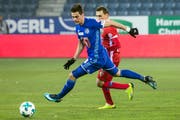 Der australische Nationalspieler und FCL-Stürmer Tomi Juric (links) gegen Burim Kukeli vom FC Sion. (Bild: Alexandra Wey/Keystone (Luzern, 2. Dezember 2017))