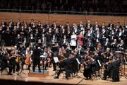 Grosses Finale: James Gaffigan dirigiert das Luzerner Sinfonieorchester, die Zürcher Sing-Akademie und Solisten. (Bild: Roger Grütter (6. Juni 2018))