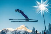 Kommt auf der Titlisschanze nicht über den 45. Platz hinaus: der Schweizer Simon Ammann. (Bild: Philipp Schmidli (Engelberg, 15. Dezember 2018))