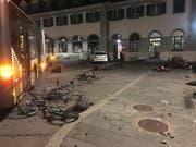 Es kam auch zu massiven Sachbeschädigungen. (Bild: Kantonspolizei Bern (16. Dezember 2018)