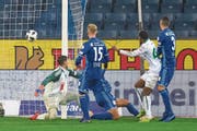 Nach einer Stunde keimt noch einmal Hoffnung auf: Dereck Kutesa erzielt den Anschlusstreffer. (Bild: Martin Meienberger/Freshfocus)