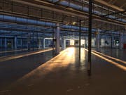Blick in die derzeit leere Shedalle, schon bald sollen hier Food-Stände und Trampolins stehen. (Bild: PD)