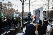 Plakate gegen Victor Orban: Der Premierminister zieht den Zorn der Bürger auf sich. Bild: Omar Marques/Getty (Budapest, 16. Dezember 2018)