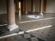 Maria Anwanders «Material for a sculpture the artist decided better not to realize» im Foyer des Kunstmuseums St.Gallen.