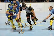 Der Urner Joshua Imhof (am Ball) trägt zwei Tore gegen Uttigen bei. Uri sichert sich den ersten Heimsieg in der laufenden Saison. (Bild: Urs Hanhart (Seedorf, 2. Dezember 2018)