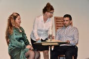 Die Theatergruppe Sapperlott begeisterte das Publikum an der Premiere. (Bilder: Heidy Beyeler)