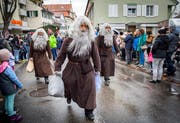 Die Chläuse ziehen durch die Frauenfelder Vorstadt. (Bild: Andrea Stalder)