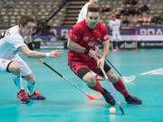 Tim Braillard stellt die deutsche Hintermannschaft vor unlösbare Probleme (Bild: KEYSTONE/HANDOUT SWISS UNIHOCKEY/FABIAN TREES)