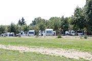 Ein Lager von Fahrenden im Sommer bei Hefenhofen TG. (Archivbild: Donato Caspari/02.07.2018)