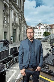 Benedikt von Peter in diesem Sommer auf dem Jesuitenplatz. (Bild: Pius Amrein (Luzern, 25. 6. 2018))