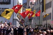 2001 fand das Jodlerfest zum letzten Mal in Altdorf statt. (Bild: Urner Zeitung, 24. Juni 2001)