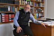 Der Nesslauer Pfarrer Lothar Schullerus ist als Rumäniendeutscher in Südsiebenbürgen aufgewachsen. (Bild: Anina Rütsche)