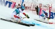 Wendy Holdener während des Parallel-Rennens in St.Moritz. (Bild: AP Photo/Marco Trovati)