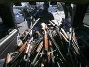 Mehrere US-Städte haben in der Vergangenheit Waffenrückkaufprogramme lanciert. (Archivbild). (Bild: Keystone/EPA/ERIK S. LESSER)