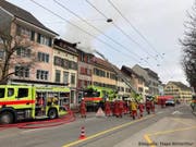 An der Technikumstrasse in der Winterthurer Altstadt ist am Morgen des Stephanstages der Dachstock eines Wohnhauses ausgebrannt. (Bild: Berufsfeuerwehr Winterthur)