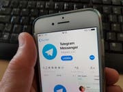 Bis 45 Millionen Iraner nutzen Telegram, einen kostenlosen, Cloud-basierten Instant-Messaging-Dienst zur Nutzung auf Smartphones, Tablets und PCs. Benutzer von Telegram können Textnachrichten, Fotos, Videos und Dokumente austauschen. (Bild: Keystone/EPA/MAURITZ ANTIN)