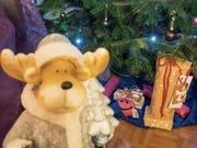 Für jedes Schlupfhuus-Kind gibt es ein Geschenk. (Bilder: Hanspeter Schiess)