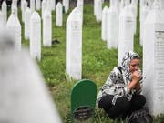 Das Bundesgericht hat eine Verurteilung wegen Rassendiskriminierung nach der Leugnung des Genozids in Srebrenica aufgehoben. (Archivfoto) (Bild: KEYSTONE/EPA/JASMIN BRUTUS)