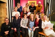Die Darsteller der Theatergruppe Wängi freuen sich auf die bevorstehenden Aufführungen. (Bild: Maya Heizmann)