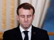 Ein ehemaliger Mitarbeiter des französischen Präsidenten Emmanuel Macron soll sich zu umstrittenen Tätigkeiten und verdächtigen Zahlungen äussern. (Bild: KEYSTONE/AP Reuters Pool/BENOIT TESSIER)