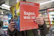 Cover des aktuellen «Spiegels» mit der Enthüllungsgeschichte. (Bild: Thomas Lohnes/Getty, Köln, 22. Dezember 2018)