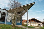Das ehemalige Resorthotel in Mogelsberg ist seit 2009 geschlossen. Die Freizeit und Touristik Neckertal AG möchte den Beherbergungsbetrieb mit einem neuen Konzept wieder eröffnen. (Bild: Sabine Camedda)