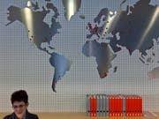 Globalisierungs-Weltmeister: Die Schweiz ist das am stärksten globalisierte Land der Welt. (Bild: KEYSTONE/GAETAN BALLY)