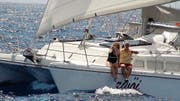 Auf dem Segelschiff Zwöi fahren René Hollermayer und Heidi Feller um die Welt – jeweils vollbepackt mit Vorräten für mehrere Wochen. (Bild: Bilder: PD)