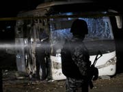 Sicherheitskräfte am Freitagabend am Ort des Anschlags, bei dem vier Menschen starben und zwölf verletzt wurden. (Bild: Keystone/EPA/STR)