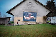 Zum 20. Mal kommt das Banner des Winterzaubers Waldkirch zum Einsatz. (Bild: Benjamin Manser (28. Dezember 2018))
