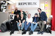 Die sechs Gründungsmitglieder der "Republik". Einige von ihnen haben das Online-Magazin bereits wieder verlassen. (Bild: Keystone)