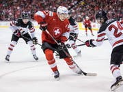 Philipp Kuraschew schoss beide Tore der Schweizer (Bild: KEYSTONE/AP The Canadian Press/DARRYL DYCK)