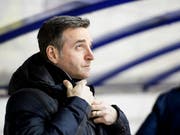 Trainer Serge Pelletier baute mit La Chaux-de-Fonds den Vorsprung als Leader der Swiss League aus (Bild: KEYSTONE/JEAN-CHRISTOPHE BOTT)