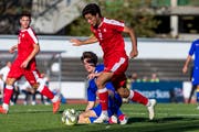 Ist im Februar geboren: U19-Nationalspieler Ruben Del Campo (vorne). (Bild: Pascal Muller/Freshfocus (Basel, 13. Oktober 2018))