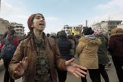Syrische Kurden demonstrieren im Norden des Landes gegen die drohende türkische Invasion. (Bild: D. Souleiman/AFP (Qamischli, 28. Dezember 2018))