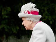 Die britische Queen will am Neujahrstag zahlreiche Persönlichkeiten auszeichnen. (Bild: KEYSTONE/AP/FRANK AUGSTEIN)