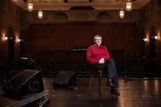 Heinz Keller auf der Bühne im Theater Uri. Bald verfolgt er das Geschehen aus dem Zuschauerraum. (Bild: Manuela Jans-Koch (Altdorf, 20.12.2018))