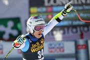 Marco Odermatt jubelt über seinen 8. Platz. (AP Photo/Marco Trovati)
