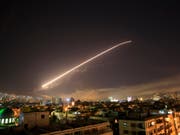 Raketenangriffe der westlich geführten Anti-IS-Koalition auf Damaskus. (Bild: KEYSTONE/AP/HASSAN AMMAR)