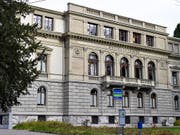 Die Geschwister, die wegen einer IS-Reise vor dem Winterthurer Bezirksgericht stehen, geben sich in der Befragung wortkarg. Das Urteil wird erst im kommenden Jahr eröffnet. (Bild: KEYSTONE/WALTER BIERI)