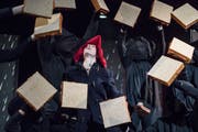 Sandwich-Ballett mit der lebenssprühenden Valeria Marangelli in der Rolle des Paddington. (Bild: LT/Gregory Batardon)