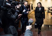Bundesratskandidatin Heidi Zgraggen ist momentan ein Magnet für die Medien. (Bild: Keystone/Peter Schneider, Bern, 27. November 2018)