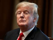 Der republikanische US-Präsident Donald Trump weist den Demokraten in den USA die Schuld am Tod zweier Flüchtlingskinder zu. (Bild: KEYSTONE/AP/EVAN VUCCI)
