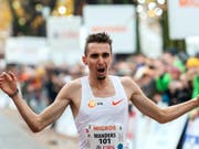 Julien Wanders drückte seinen Europarekord im 10-km-Strassenlauf erneut (Bild: KEYSTONE/MARTIAL TREZZINI)
